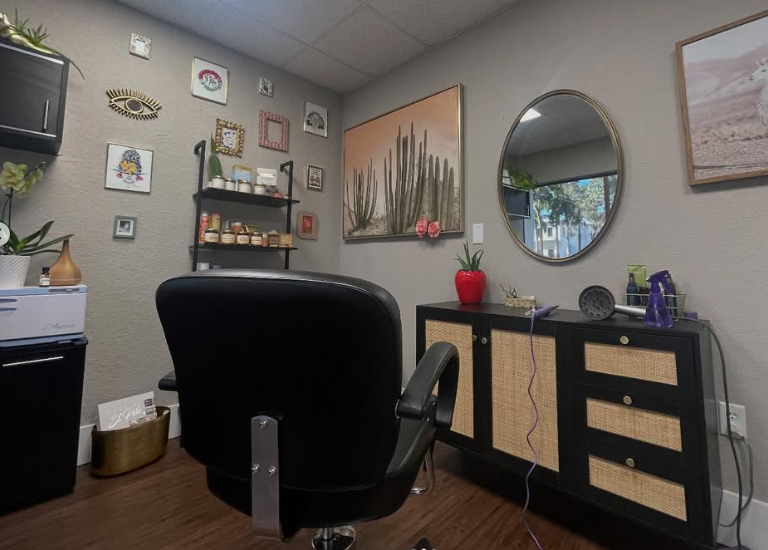 Small Salon Suite for Rent