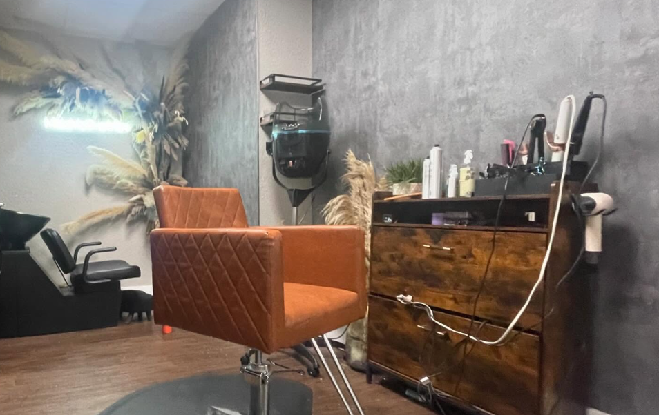 Space To Rent For Beauty Salon Carrollwood FL